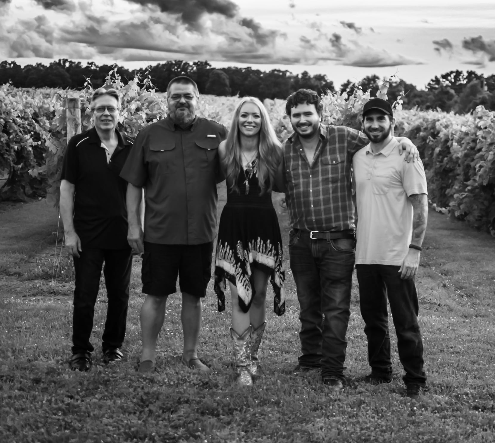 Sweetwater Holler Opens Picnic Music
